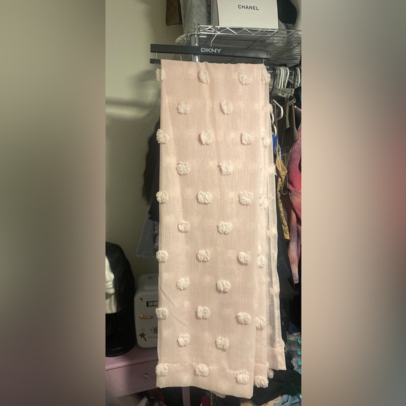 Dkny Curtains 84 inch 2 panels - Picture 1 of 3